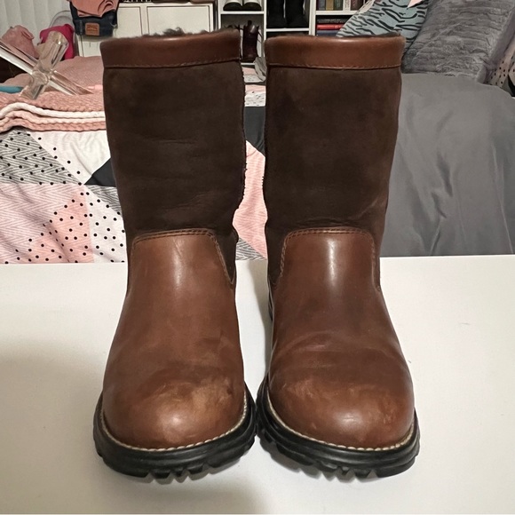 UGG Brooks Boots - Picture 1 of 10